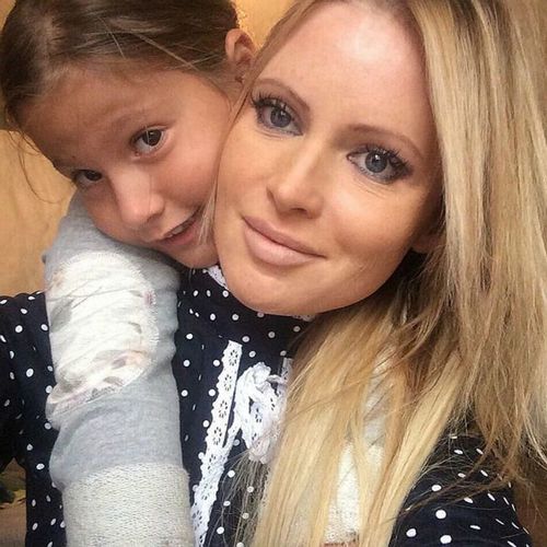 10-Летняя дочь даны борисовой пыталась вырвать маме волосы и порвать шубу