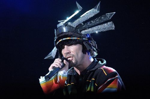 Группа jamiroquai выступила на премьере новой audi a4