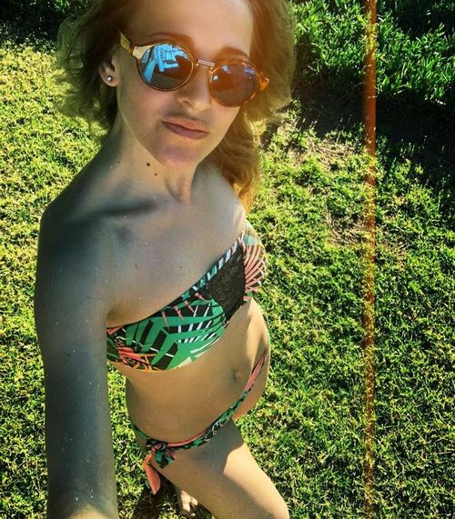 Юлия ковальчук ответила хейтерам, раскритиковавшим ее фото в купальнике